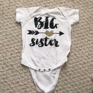 Big Sister SS onesie gold star 12m